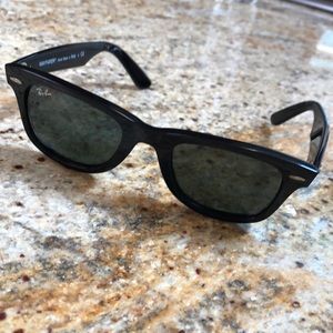 Raybans wayfarers like new condition